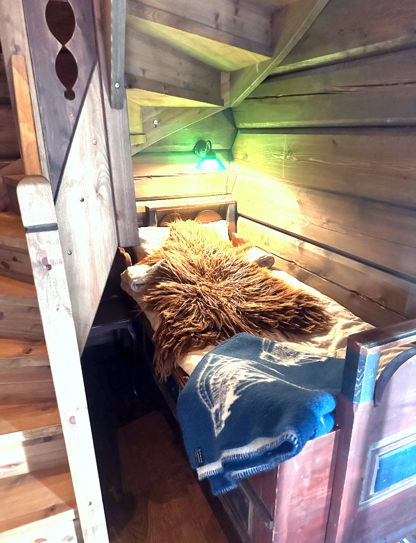 Skuvseng under trapp 80x170